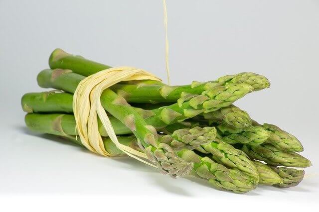 how deep do asparagus grow